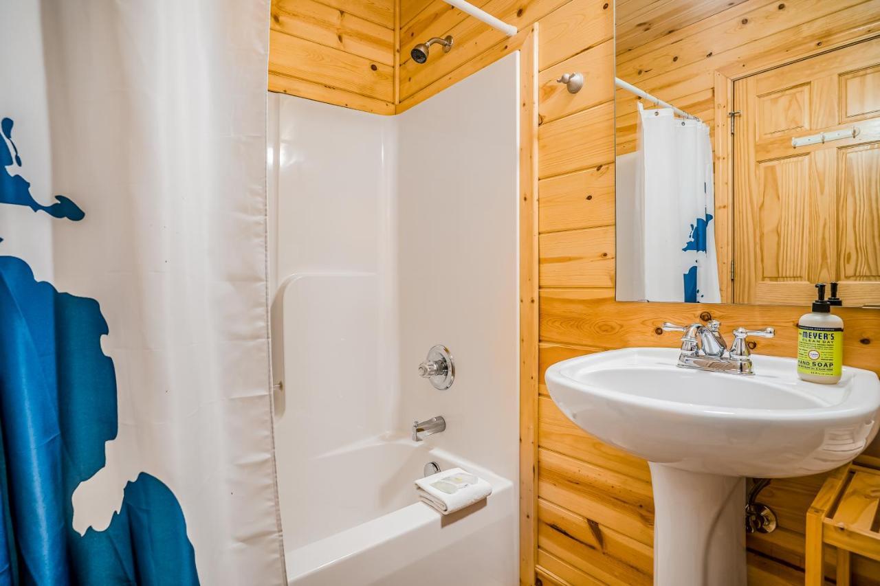 Kingfisher Cove Cabin 19 Saugatuck Zewnętrze zdjęcie
